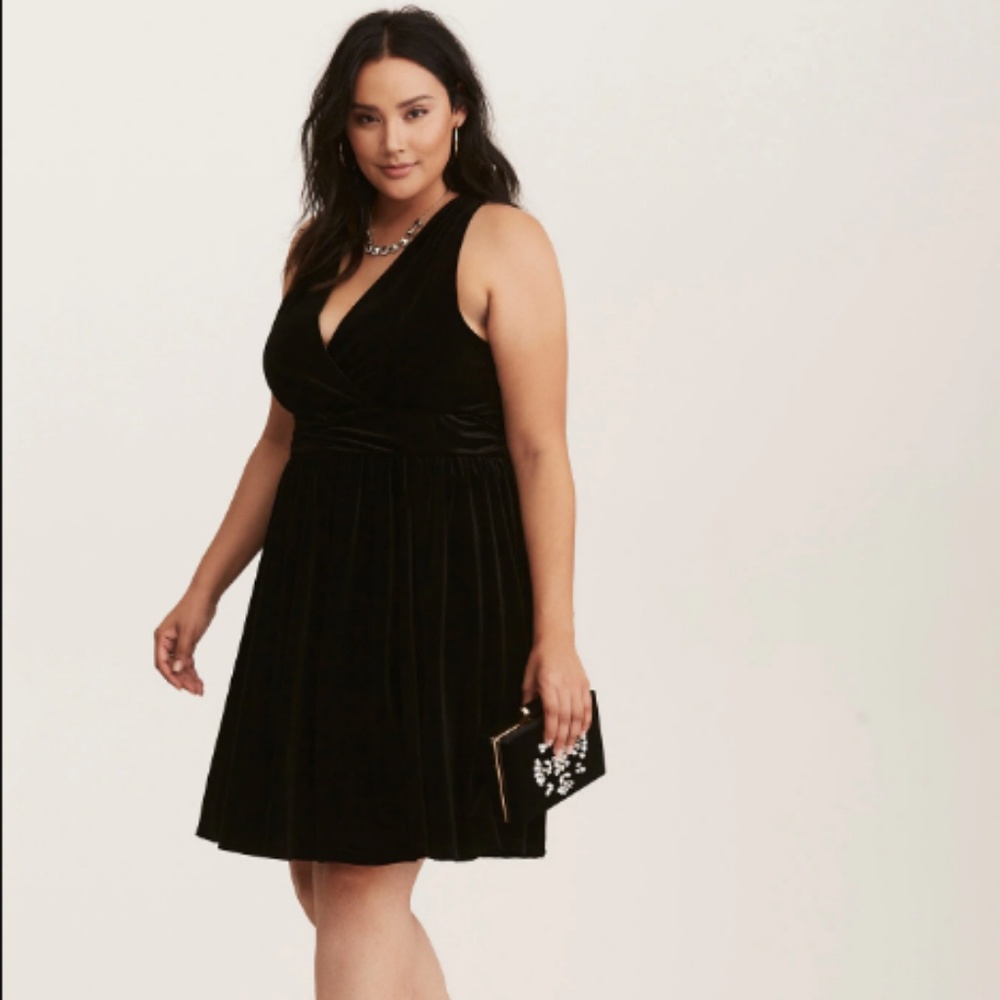 NWT Torrid Black Velvet Dress Size 6